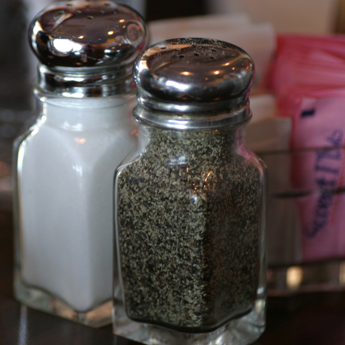 2 Ounce Square Shaker With Mushroom Cap